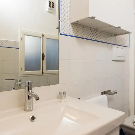 Daire Casa A Sant'ambrogio - Santa Croce, Mercato & Bar - Homeunity